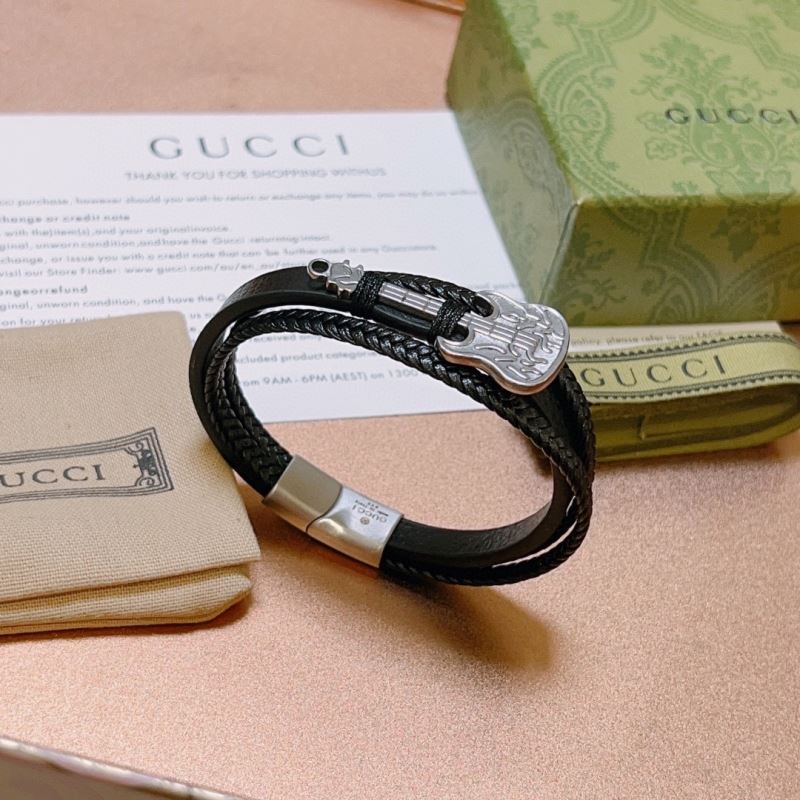 G*u*i bracelets